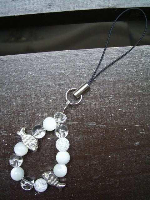 即決☆*魚*マザーオブパールxクラック水晶ストラップ < 家電/AV  即決☆*魚*マザーオブパールxクラック水晶ストラップ < 家電/AVの