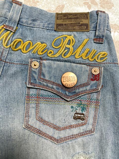 ブルームーンブルー ダメージデニム ジーンズ 美品 < 女性ファッション  ブルームーンブルー ダメージデニム ジーンズ 美品 < 女性ファッションの