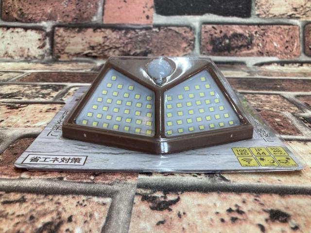 送料無料!選べる3段階ライト!人感センサー明るいLEDで防犯対策!【省エネ対策】100LEDセンサーソーラーライト1個 < インテリア/ライフ 送料無料!選べる3段階ライト!人感センサー明るいLEDで防犯対策!【省エネ対策】100LEDセンサーソーラーライト1個 < インテリア/ライフの