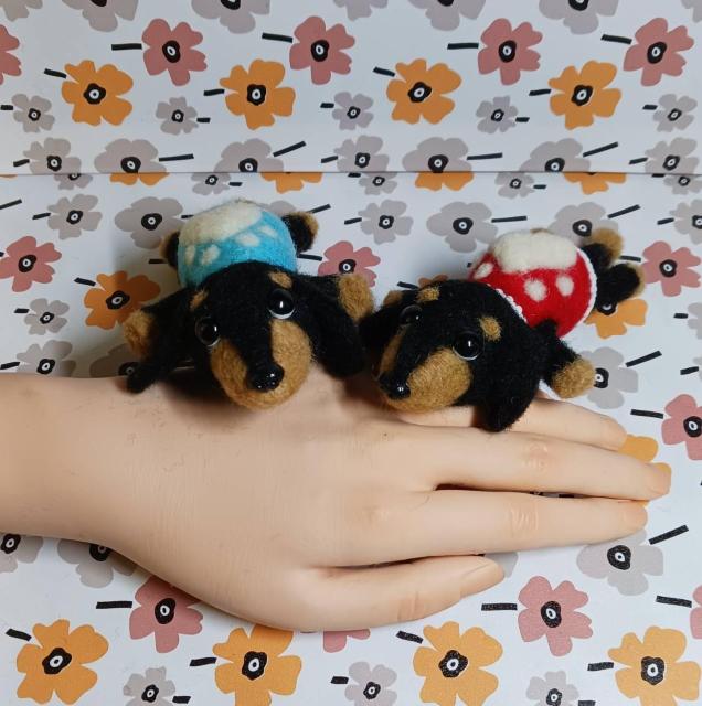 羊毛フェルト ダックスフンド お揃い服着てハイポーズ < ペット/手芸/園芸 羊毛フェルト ダックスフンド お揃い服着てハイポーズ < ペット/手芸/園芸の