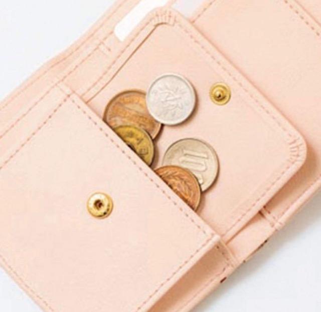 グロー雑誌付録★レ・メルヴェイユーズ ラデュレ★三つ折りミニ財布 < ブランド グロー雑誌付録★レ・メルヴェイユーズ ラデュレ★三つ折りミニ財布 < ブランドの