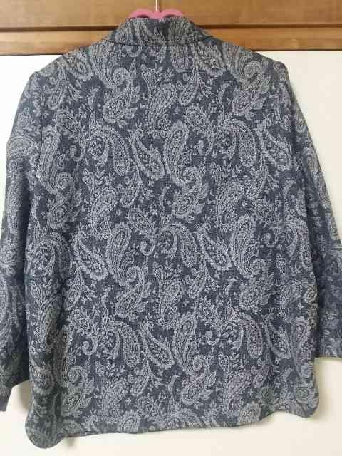 中古♪ミセスジャケット・ペイズリー柄・紺×オフ白★フリー表記 < 女性ファッション  中古♪ミセスジャケット・ペイズリー柄・紺×オフ白★フリー表記 < 女性ファッションの