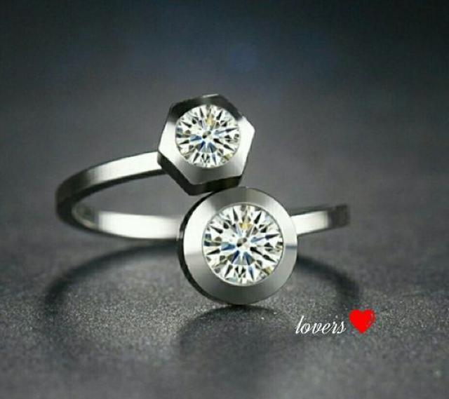 送料無料17号シルバースーパーCZダイヤデザイナーズリング指輪 < 女性アクセサリー/時計  送料無料17号シルバースーパーCZダイヤデザイナーズリング指輪  < 女性アクセサリー/時計の