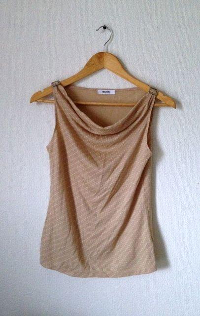 マウスバレー■ベージュ 胸元ドレープ タンクトップ M < 女性ファッション マウスバレー■ベージュ 胸元ドレープ タンクトップ M < 女性ファッションの