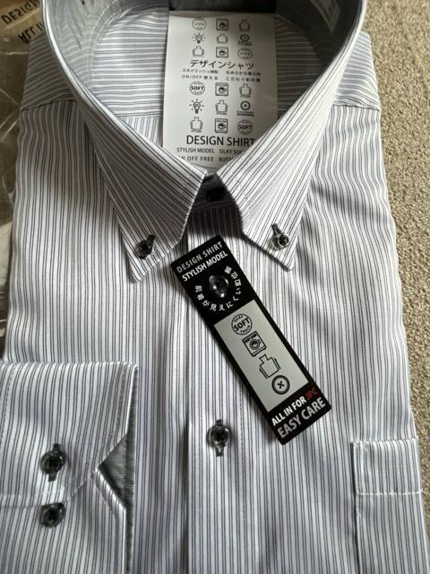 LLサイズ!高貴紳士的!形態安定!シャキッと渋い紳士的!細黒×白色合い!ストライプ!長袖!ボタンダウンシャツ! < 男性ファッション  LLサイズ!高貴紳士的!形態安定!シャキッと渋い紳士的!細黒×白色合い!ストライプ!長袖!ボタンダウンシャツ!  < 男性ファッションの