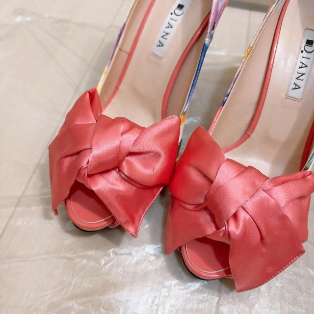 試着のみ!!◆DIANA/ダイアナ◆花柄オープントゥパンプス★立体リボン付き*23.5cm*高見え♪春コーデ < ブランド 試着のみ!!◆DIANA/ダイアナ◆花柄オープントゥパンプス★立体リボン付き*23.5cm*高見え♪春コーデ < ブランドの