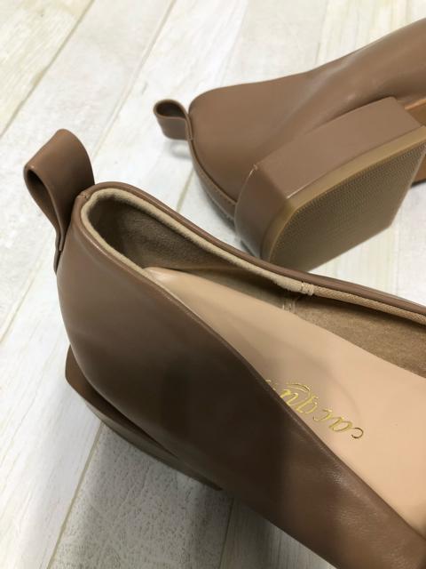 新品☆25.0cm幅広4E♪ベージュ系♪スクエアトゥローヒールパンプス☆Q337 < 女性ファッション  新品☆25.0cm幅広4E♪ベージュ系♪スクエアトゥローヒールパンプス☆Q337 < 女性ファッションの