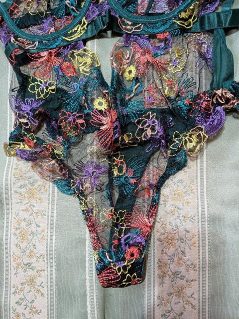 1095 最高級品 多色刺繍のセクシーなボディースーツ L < 女性ファッション 1095 最高級品 多色刺繍のセクシーなボディースーツ L < 女性ファッションの