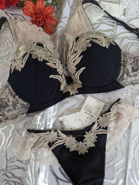 Wacoal/ワコール/Trefle/トレフル/72G/フランス女優/F75&ソングTバックショーツ/M/KO/黒に限りなく近い色 < 女性ファッション Wacoal/ワコール/Trefle/トレフル/72G/フランス女優/F75&ソングTバックショーツ/M/KO/黒に限りなく近い色 < 女性ファッションの