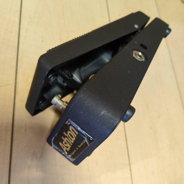 �A�V���g��  �X�N���[�~���O ���E �y�_�� WAH 10 �� �z�r�[�� 