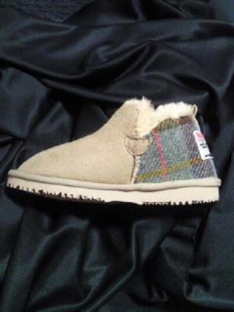 HARRIS TWEED ハリスツイード ムートンブーツ 靴 ショート ブーツ BEIGE 箱 Lサイズ < ブランド  HARRIS TWEED ハリスツイード ムートンブーツ 靴 ショート ブーツ BEIGE 箱 Lサイズ < ブランドの