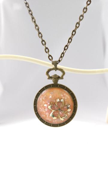 ゴールドの桜とピンクのクラッシュシェルの懐中時計型ネックレス   ハンドメイド < 女性ファッション  ゴールドの桜とピンクのクラッシュシェルの懐中時計型ネックレス   ハンドメイド < 女性ファッションの