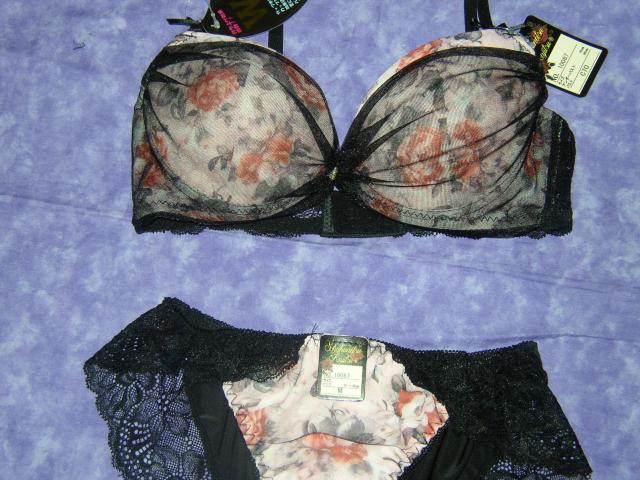 ブラックレースとピンクの花柄C70Mワイヤー入り < 女性ファッション ブラックレースとピンクの花柄C70Mワイヤー入り < 女性ファッションの