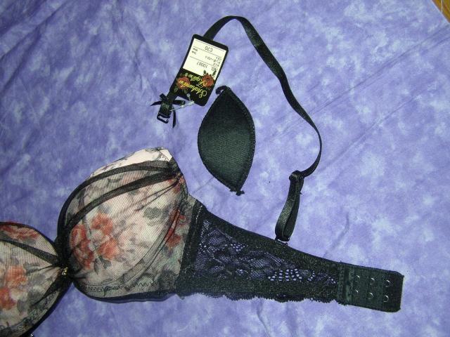 ブラックレースとピンクの花柄C70Mワイヤー入り < 女性ファッション ブラックレースとピンクの花柄C70Mワイヤー入り < 女性ファッションの