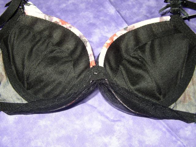 ブラックレースとピンクの花柄C70Mワイヤー入り < 女性ファッション ブラックレースとピンクの花柄C70Mワイヤー入り < 女性ファッションの