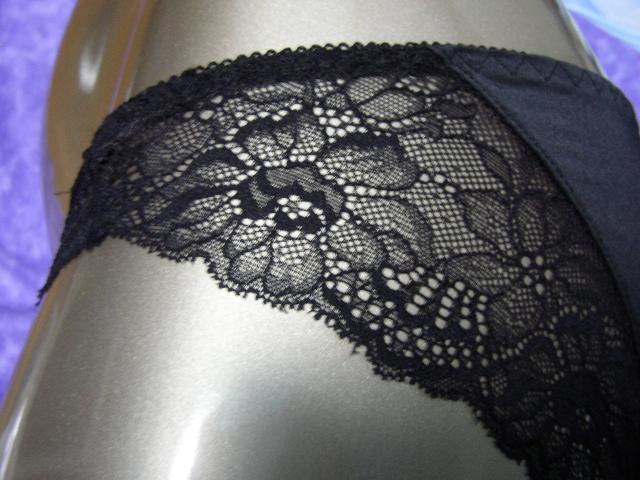 ブラックレースとピンクの花柄C70Mワイヤー入り < 女性ファッション ブラックレースとピンクの花柄C70Mワイヤー入り < 女性ファッションの