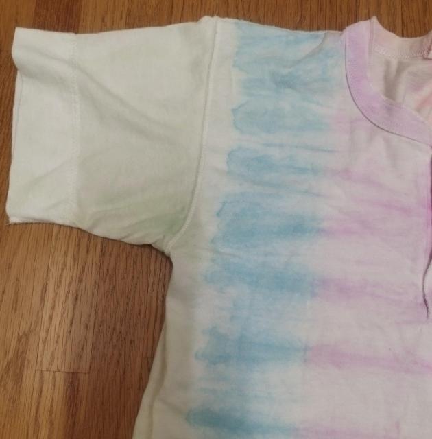 ピンク ブルー イエロー レインボータイダイ ビンテージ ヘンリーネックTシャツ < 女性ファッション  ピンク ブルー イエロー レインボータイダイ ビンテージ ヘンリーネックTシャツ < 女性ファッションの