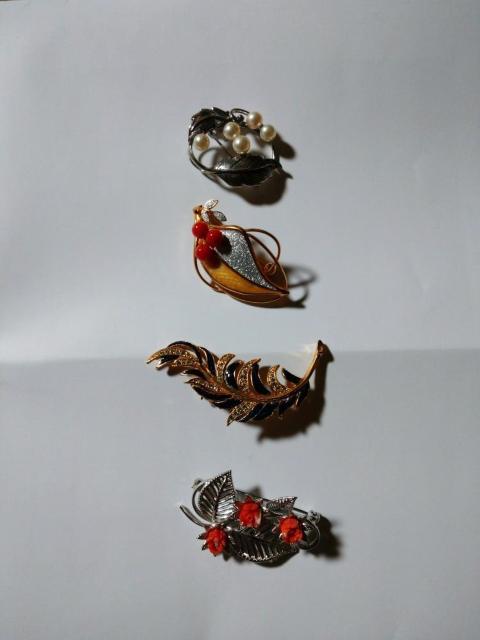 ブローチ4コセット < 女性ファッション ブローチ4コセット < 女性ファッションの