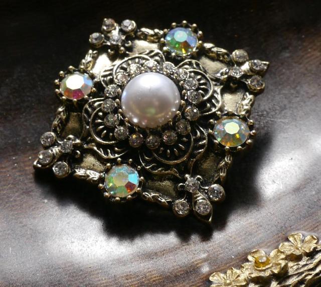新品アンティーク調きらきらストーン フェイクパール ゴシックヴィクトリアンブローチ < 女性アクセサリー/時計  新品アンティーク調きらきらストーン フェイクパール ゴシックヴィクトリアンブローチ < 女性アクセサリー/時計の