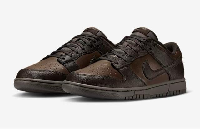 ��NIKE DUNK LOW ���g�� �v���~�A����  �� �u�����h�� 