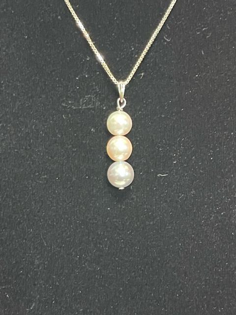 【保証書・箱付き】本真珠 アコヤ真珠 3連ペンダント SV925シルバー約45cm7.5-8.0mm ネックレス パールネックレス < 男性アクセサリー/時計 【保証書・箱付き】本真珠 アコヤ真珠 3連ペンダント SV925シルバー約45cm7.5-8.0mm ネックレス パールネックレス < 男性アクセサリー/時計の