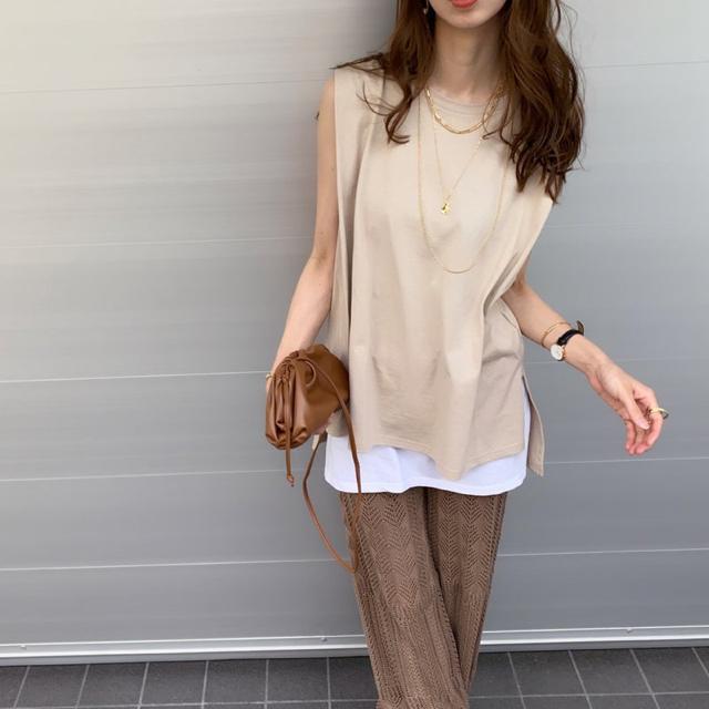 即完売品●気になる二の腕も細魅せ●ショルダータックチュニックT●ノースリーブ●ベージュ●S < ブランド 即完売品●気になる二の腕も細魅せ●ショルダータックチュニックT●ノースリーブ●ベージュ●S < ブランドの