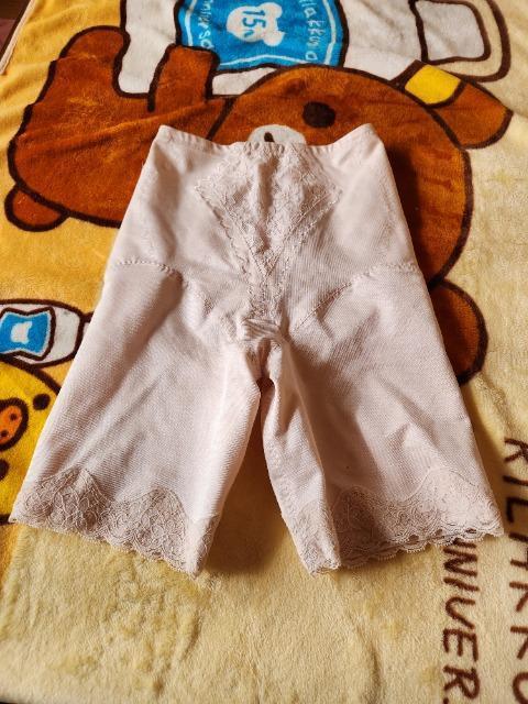 ベージュ系  花柄 レース。ロンク ガードル < 女性ファッション  ベージュ系  花柄 レース。ロンク ガードル  < 女性ファッションの