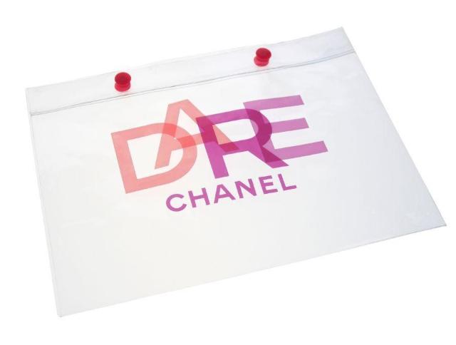 シャネル ノベルティ クリアポーチ フラット DARE ビニール Wスナップボタン PVC ヴィンテージ CHANEL【正規品】 < ブランド シャネル ノベルティ クリアポーチ フラット DARE ビニール Wスナップボタン PVC ヴィンテージ CHANEL【正規品】 < ブランドの