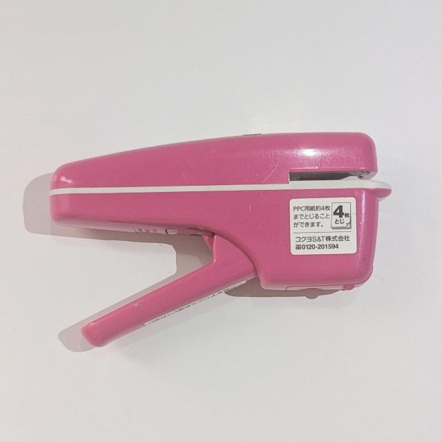 Harinaes ステープルレスホッチキス ピンク < インテリア/ライフ Harinaes ステープルレスホッチキス ピンク < インテリア/ライフの