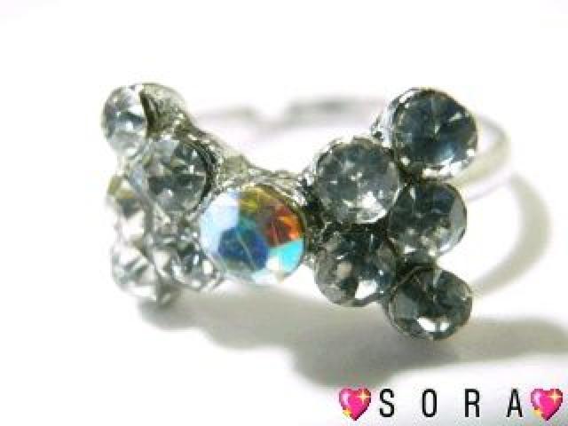 【小悪魔ageha掲載】調整可能♪リボンリング.箱付 クリスタル < 女性アクセサリー/時計 【小悪魔ageha掲載】調整可能♪リボンリング.箱付 クリスタル < 女性アクセサリー/時計の