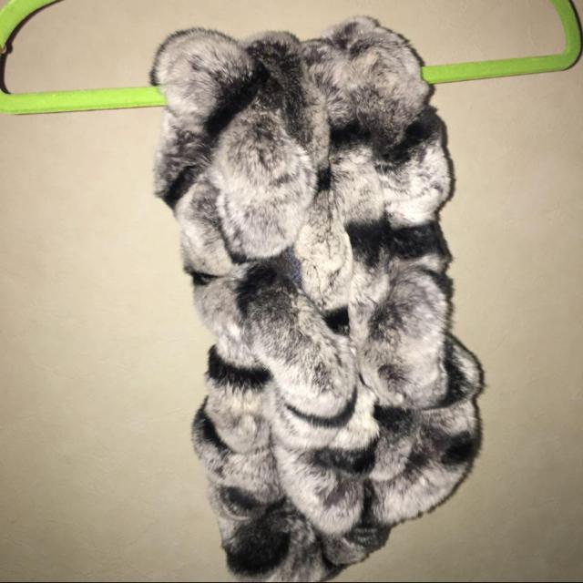 ラビットファー マフラー ネックウォーマー チンチラ染 白黒ライトグレー < 女性ファッション  ラビットファー マフラー ネックウォーマー チンチラ染 白黒ライトグレー < 女性ファッションの