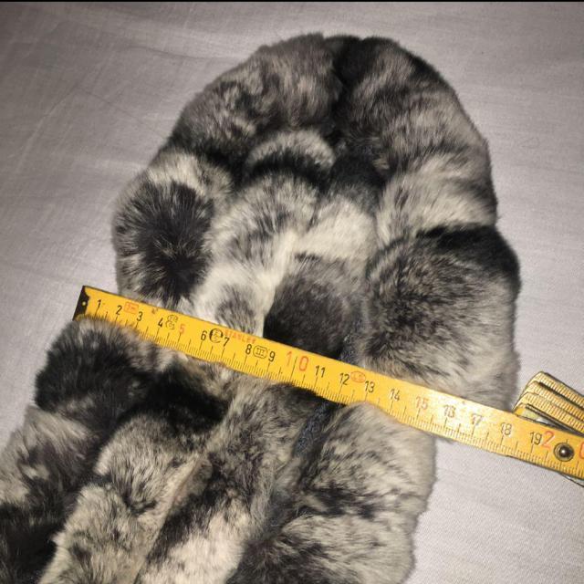 ラビットファー マフラー ネックウォーマー チンチラ染 白黒ライトグレー < 女性ファッション  ラビットファー マフラー ネックウォーマー チンチラ染 白黒ライトグレー < 女性ファッションの