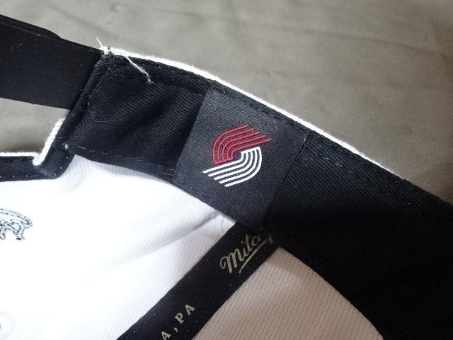 USA購入【Mitchell & Ness】 NBA【Portland TrailBlazers】ロゴ刺繍入り キャップ < 男性ファッション  USA購入【Mitchell & Ness】 NBA【Portland TrailBlazers】ロゴ刺繍入り キャップ < 男性ファッションの