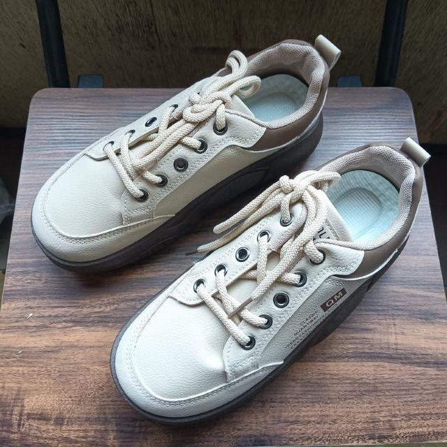 新品 23.5cm レディース スニーカー ベージュ シューズ 靴 身長アップ < 女性ファッション  新品 23.5cm レディース スニーカー ベージュ シューズ 靴 身長アップ  < 女性ファッションの