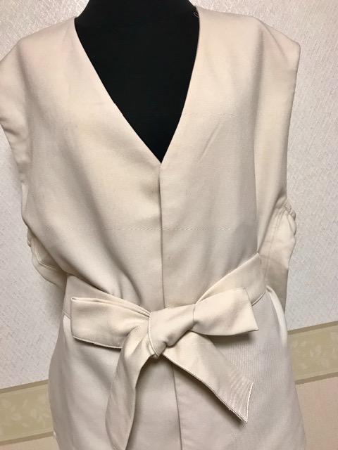 ウエストリボン ベスト ベージュ < 女性ファッション ウエストリボン ベスト ベージュ < 女性ファッションの