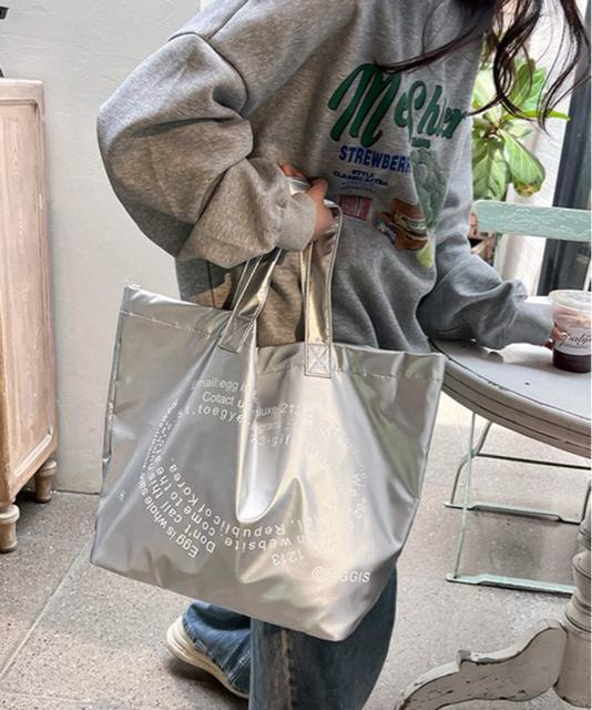 送料無料 新品 大容量トートバッグ 合皮 男女兼用バッグ < 女性ファッション  送料無料 新品 大容量トートバッグ 合皮 男女兼用バッグ < 女性ファッションの