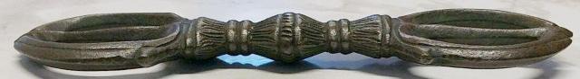 三鈷杵 全長10.5cm 銅製 仏具 仏教美術 密教法具 ペンダントヘッドにも 金剛杵 pendant heads vajra < ホビー  三鈷杵 全長10.5cm 銅製 仏具 仏教美術 密教法具 ペンダントヘッドにも 金剛杵 pendant heads vajra < ホビーの