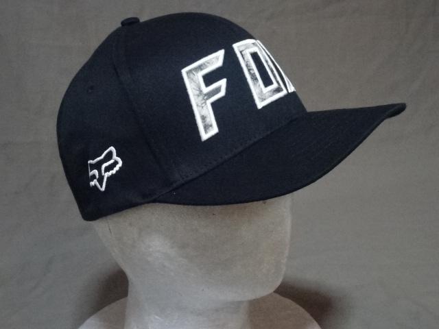 USA購入 モーターサイクル系【FOX】フォックス ロゴ刺繍入り キャップ 黒 < 男性ファッション  USA購入 モーターサイクル系【FOX】フォックス ロゴ刺繍入り キャップ 黒 < 男性ファッションの
