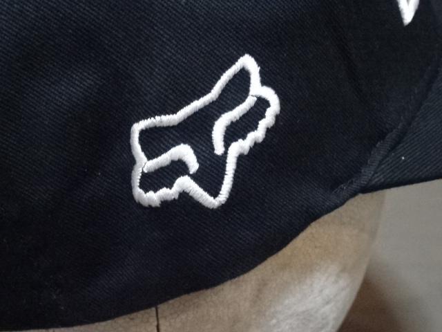 USA購入 モーターサイクル系【FOX】フォックス ロゴ刺繍入り キャップ 黒 < 男性ファッション  USA購入 モーターサイクル系【FOX】フォックス ロゴ刺繍入り キャップ 黒 < 男性ファッションの