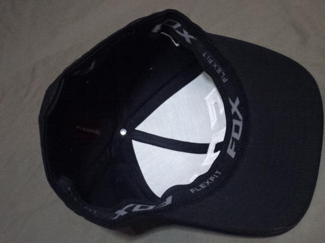 USA購入 モーターサイクル系【FOX】フォックス ロゴ刺繍入り キャップ 黒 < 男性ファッション  USA購入 モーターサイクル系【FOX】フォックス ロゴ刺繍入り キャップ 黒 < 男性ファッションの