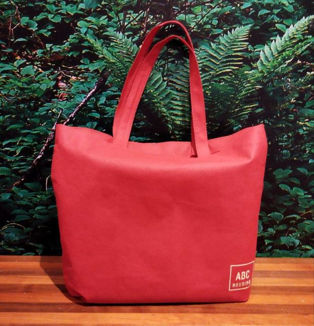 ABCハウジング 赤 不織布 エコバッグA4すっぽり < 女性ファッション  ABCハウジング 赤 不織布 エコバッグA4すっぽり  < 女性ファッションの