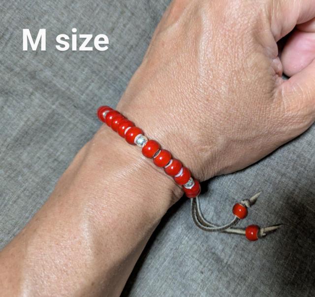 ホワイトハーツ★赤7o★SLV925★鹿革紐★ビーズブレスレット★Mサイズ★新品未着用★送料無料★男女兼用★クーポン < 男性アクセサリー/時計 ホワイトハーツ★赤7o★SLV925★鹿革紐★ビーズブレスレット★Mサイズ★新品未着用★送料無料★男女兼用★クーポン < 男性アクセサリー/時計の