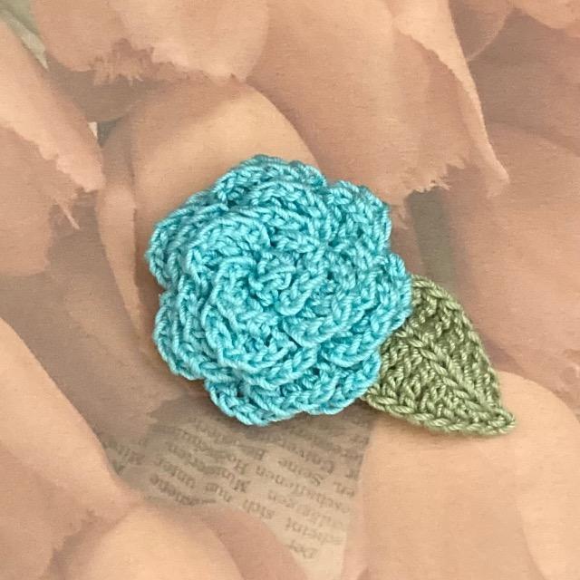 ハンドメイド♪レース編み 花びらいっぱいお花モチーフのブローチ < 女性ファッション  ハンドメイド♪レース編み 花びらいっぱいお花モチーフのブローチ  < 女性ファッションの