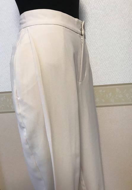 FREE'S未使用 サイドタックパンツ アイボリー < 女性ファッション  FREE'S未使用 サイドタックパンツ アイボリー < 女性ファッションの
