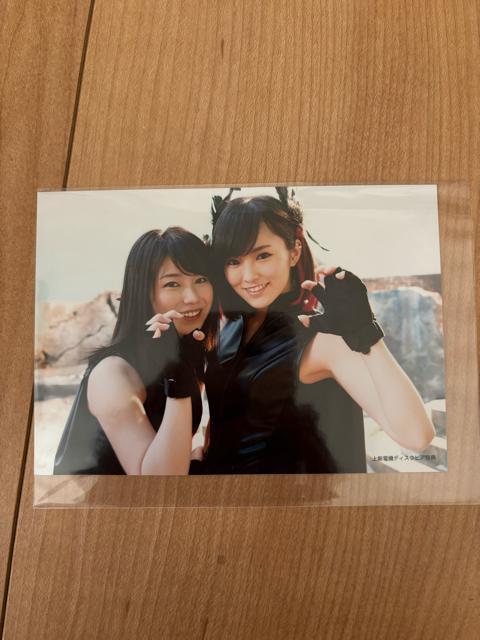 AKB48 横山由依 山本彩 僕たちは戦わない 上新電機ディスクピア 生写真 NMB48 < タレントグッズ  AKB48 横山由依 山本彩 僕たちは戦わない 上新電機ディスクピア 生写真 NMB48  < タレントグッズの