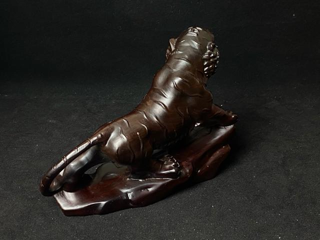 一刀彫 木彫り 虎 置物 迫力 猛虎 彫刻 飾り物 オブジェ 極上 唐木 黒檀木彫 干支虎天然木 魔除け 寅年 開運 骨董 古美術 < ホビー 一刀彫 木彫り 虎 置物 迫力 猛虎 彫刻 飾り物 オブジェ 極上 唐木 黒檀木彫 干支虎天然木 魔除け 寅年 開運 骨董 古美術 < ホビーの