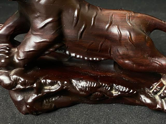 一刀彫 木彫り 虎 置物 迫力 猛虎 彫刻 飾り物 オブジェ 極上 唐木 黒檀木彫 干支虎天然木 魔除け 寅年 開運 骨董 古美術 < ホビー 一刀彫 木彫り 虎 置物 迫力 猛虎 彫刻 飾り物 オブジェ 極上 唐木 黒檀木彫 干支虎天然木 魔除け 寅年 開運 骨董 古美術 < ホビーの