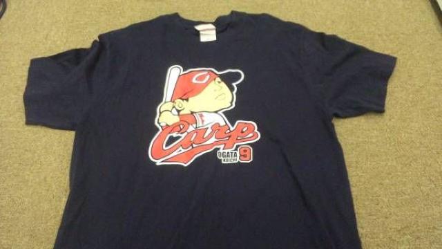(広島カープ)選手応援Tシャツ 緒方孝市 背番号9 < レジャー/スポーツ  (広島カープ)選手応援Tシャツ 緒方孝市 背番号9  < レジャー/スポーツの
