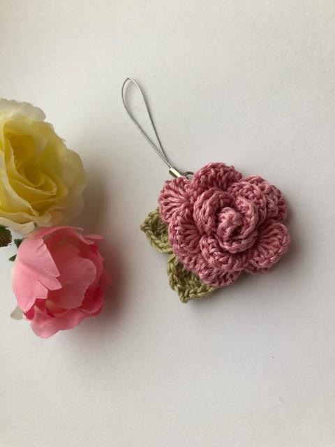 ハンドメイド  携帯ストラップ バッグチャーム ピンクローズ < 女性ファッション  ハンドメイド  携帯ストラップ バッグチャーム ピンクローズ < 女性ファッションの
