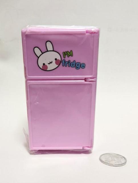 ミニチュア★冷蔵庫A★2ドア★訳あり★うさぎちゃん★ピンク★リカちゃんやシルバニアに★ドールハウスに★無地のホワイトもございます★ < おもちゃ  ミニチュア★冷蔵庫A★2ドア★訳あり★うさぎちゃん★ピンク★リカちゃんやシルバニアに★ドールハウスに★無地のホワイトもございます★  < おもちゃの
